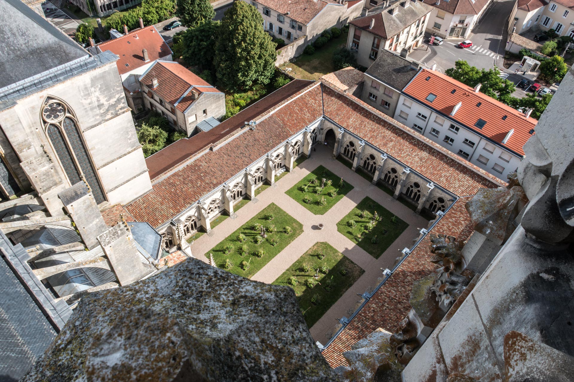 les jardins depuis les tours de la cathédrale Saint-Etienne de Toul