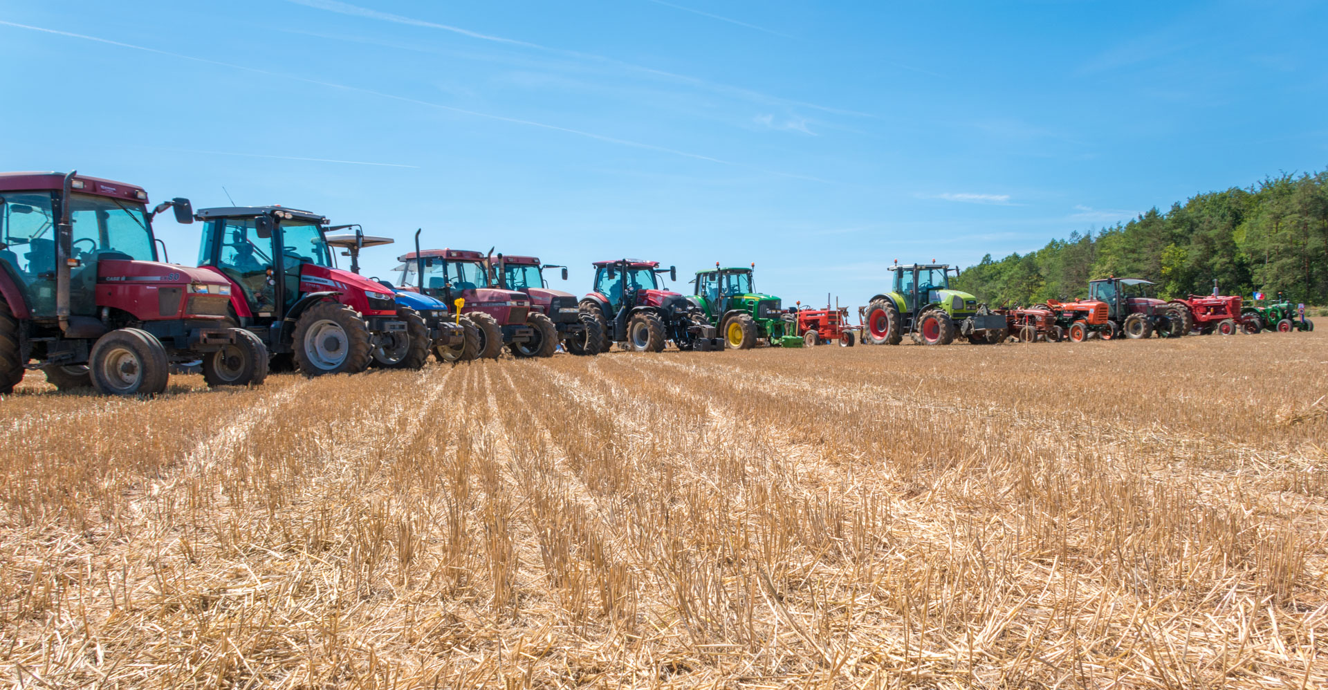 les tracteurs au Concours de labour de Allain