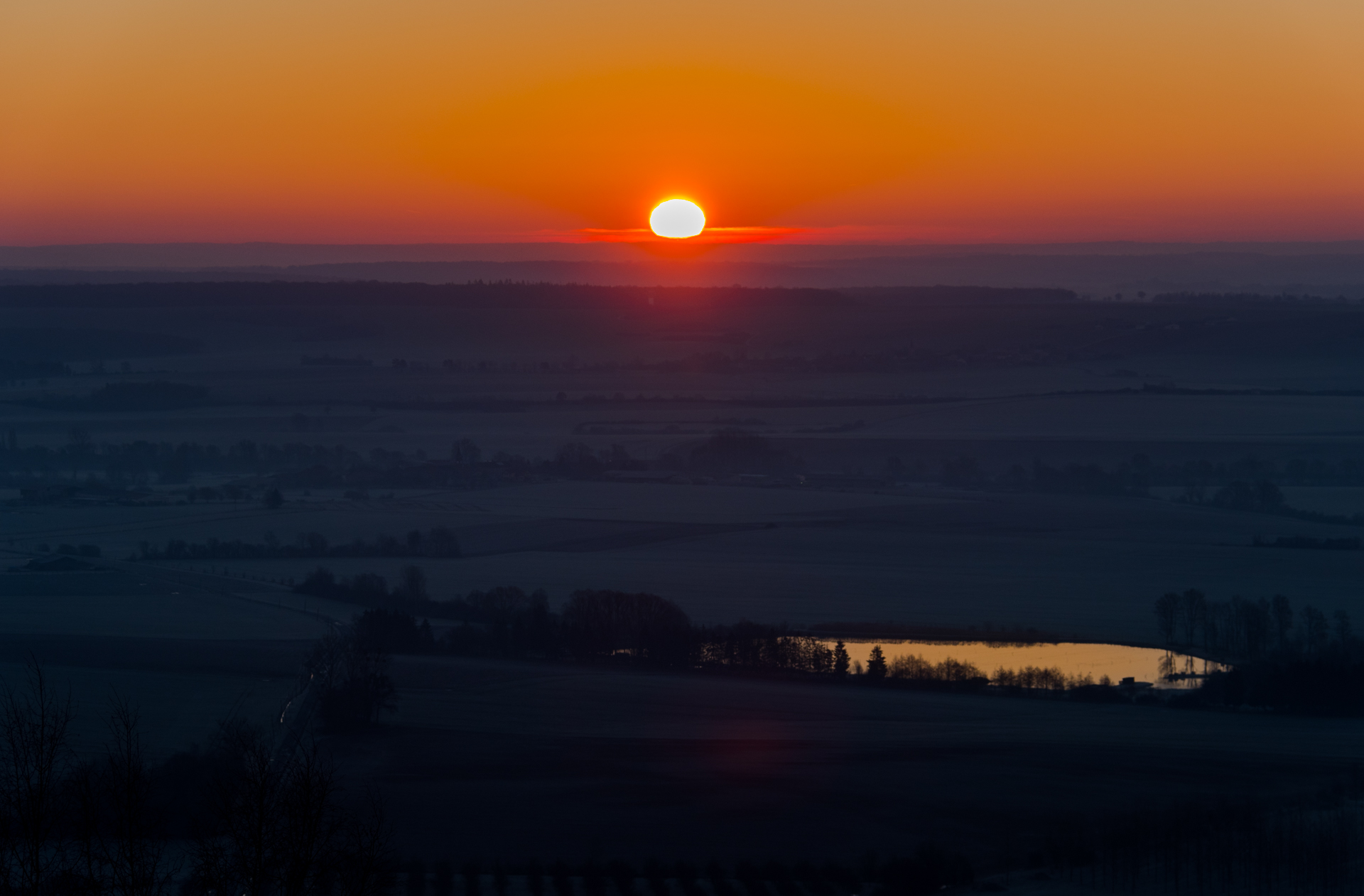 Levé de soleil sur la butte de Montsec
