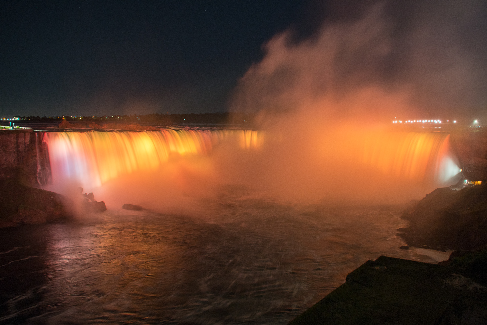 Roadtrip Canada, chutes du Niagara de nuit