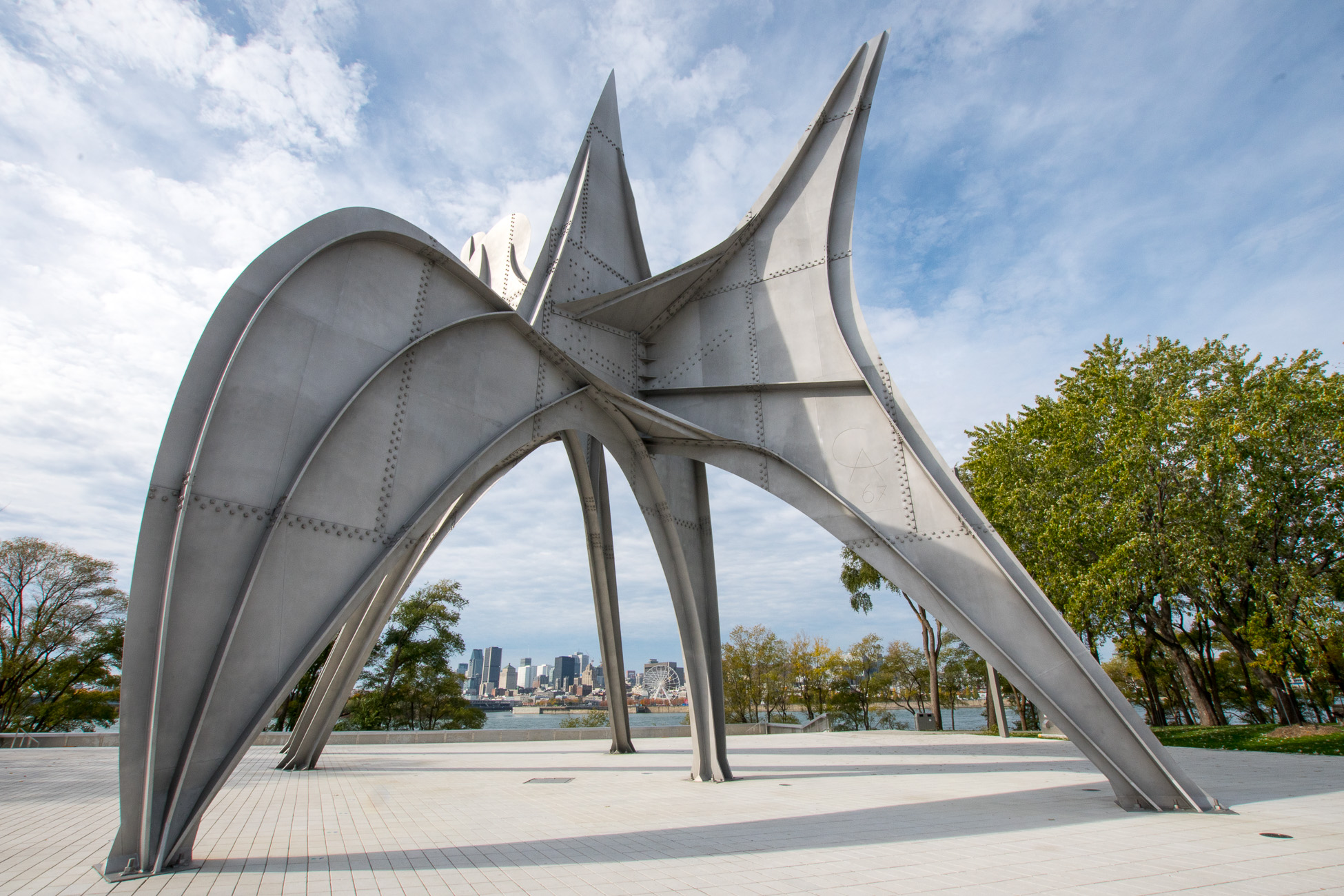 Roadtrip Canada, Montreal , Parc Jean Drapeau, trois disque de Calder