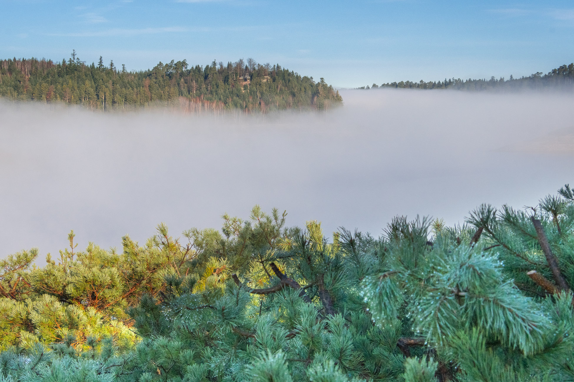 Randonnée Pierre-percée - le petit Canada - Brume sur le lac